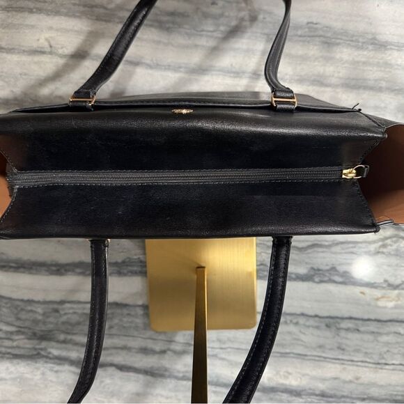 Tory Burch Robinson Black Leather Tote Bag - Picture 2 of 16